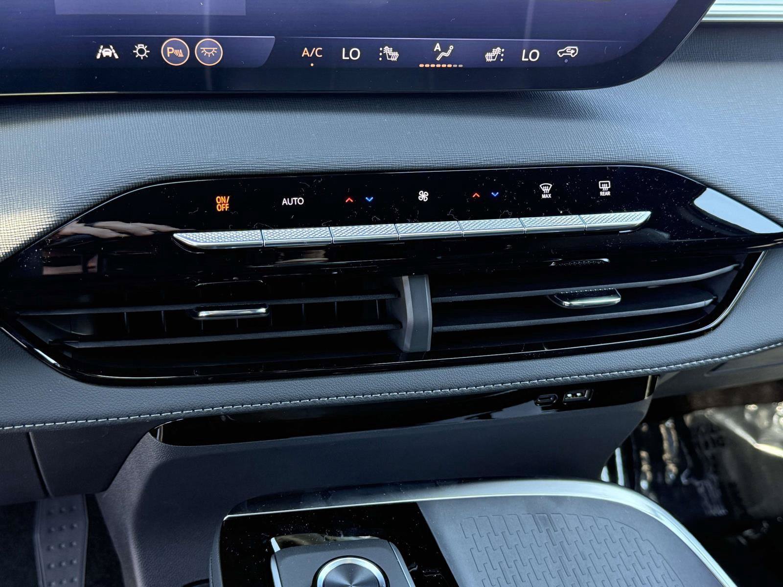 New 2026 Buick Enclave Preferred w/ Power Package AWD/4WD image 13