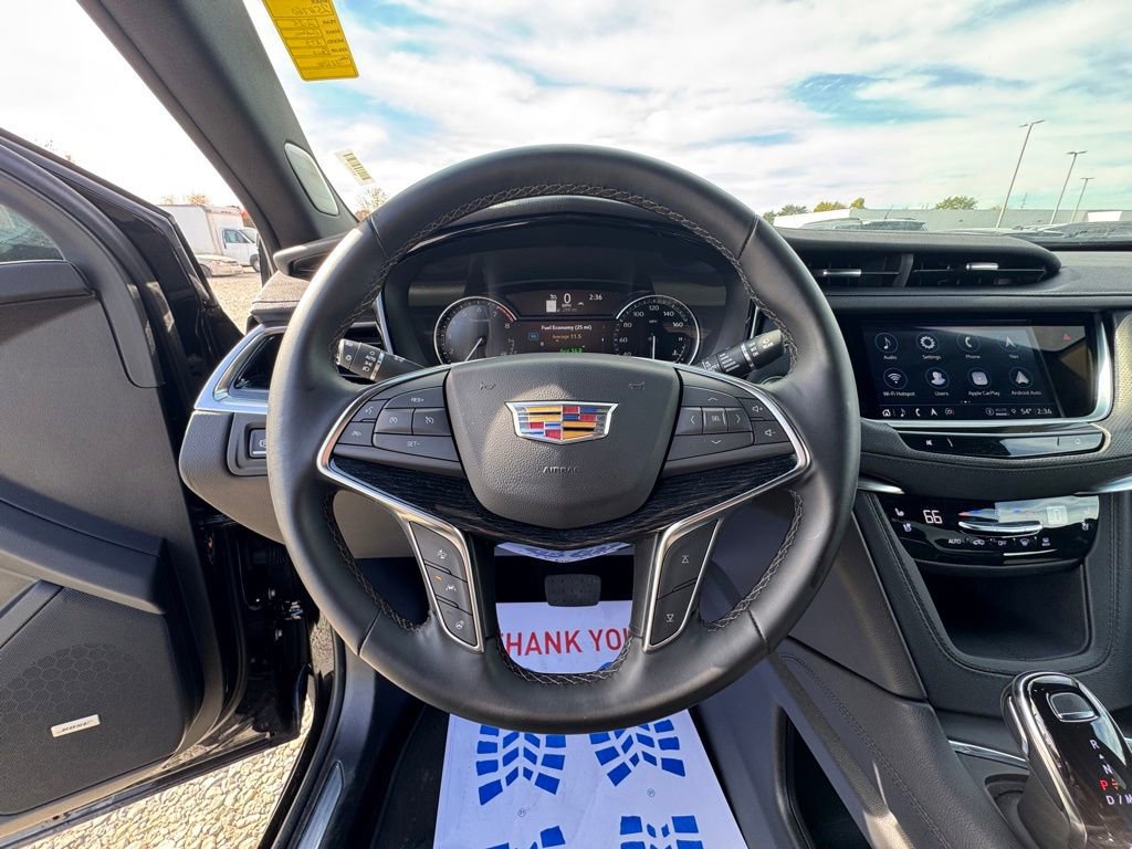 Used 2025 Cadillac XT5 Premium Luxury image 13