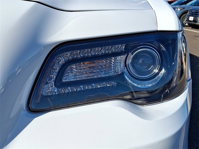 Used 2023 Chrysler 300 C image 9