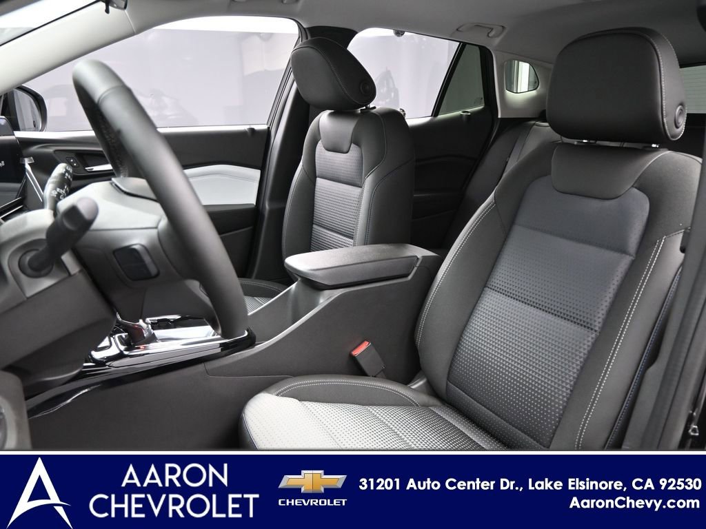 New 2026 Chevrolet Trax LT w/ Sunroof Package FWD image 8