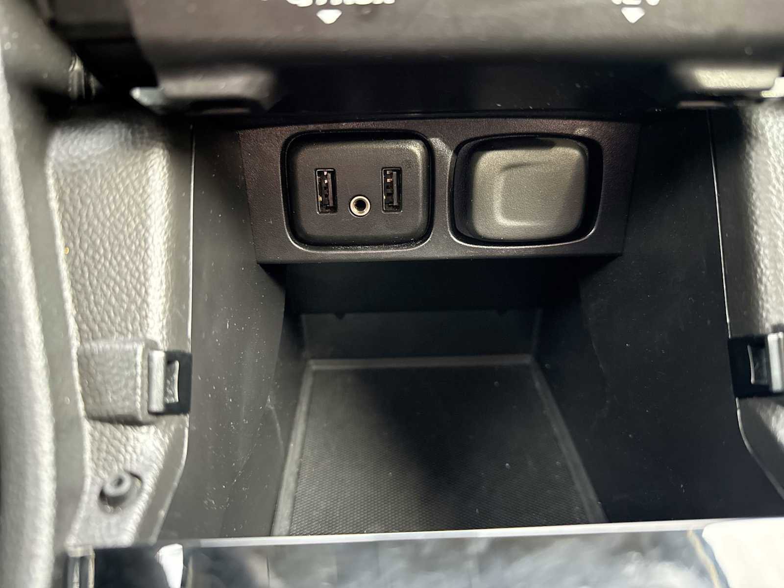 Used 2019 Buick Encore Sport Touring image 28