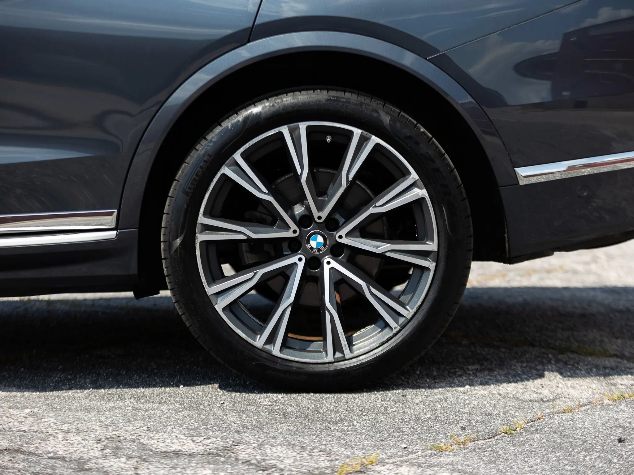 Used 2019 BMW X7 xDrive40i w/ Premium Package AWD/4WD image 13