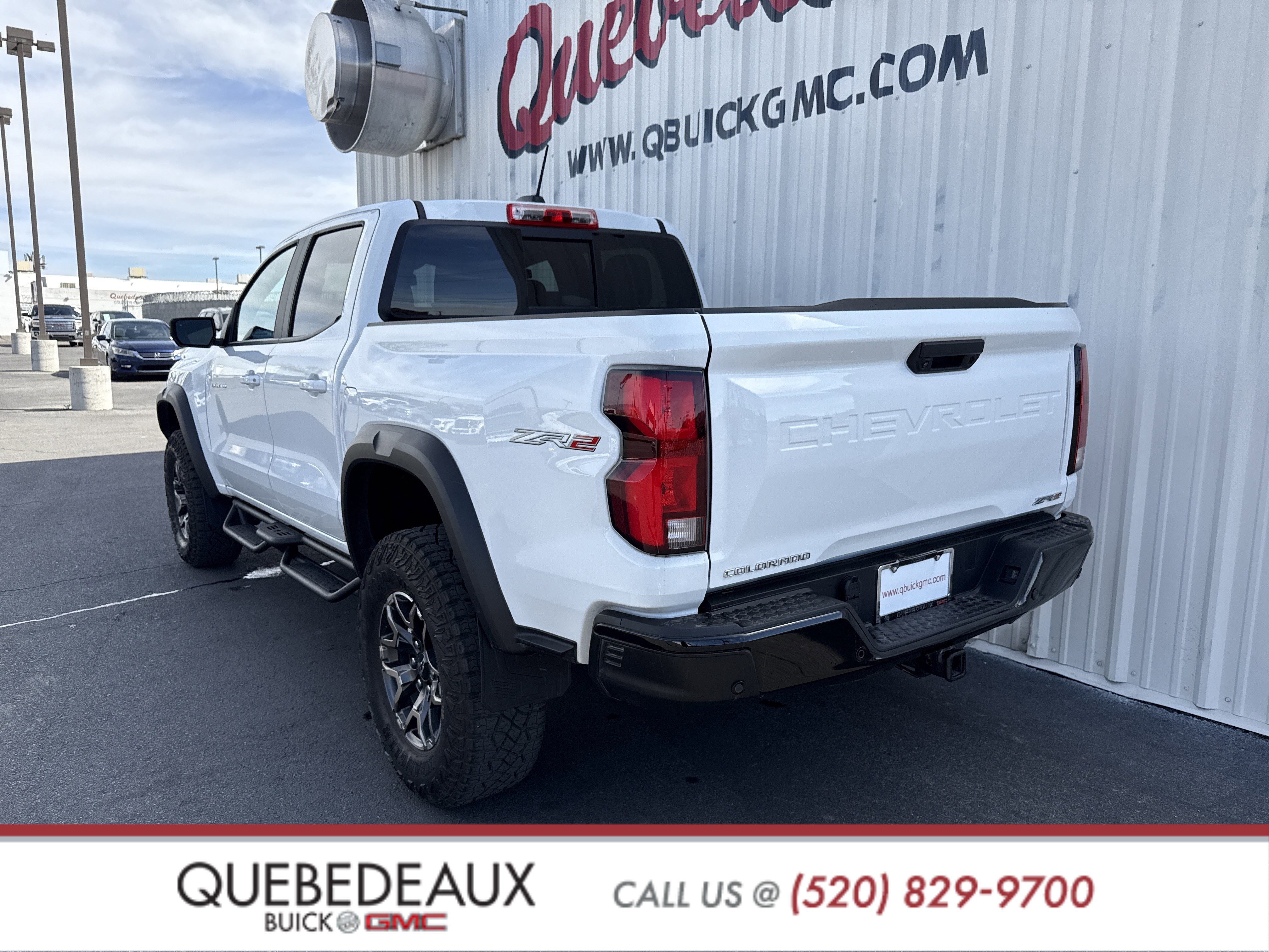 Used 2024 Chevrolet Colorado ZR2 w/ Technology Package image 17