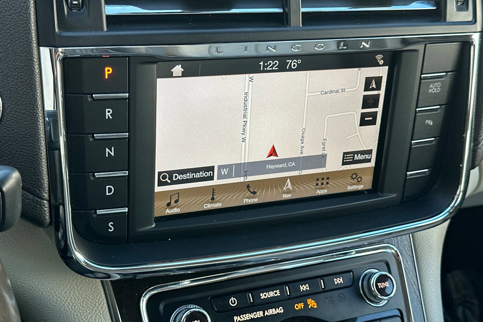 Used 2017 Lincoln Continental Select image 43