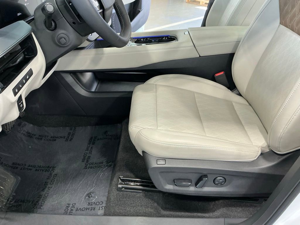 Used 2025 Nissan Murano Platinum image 14