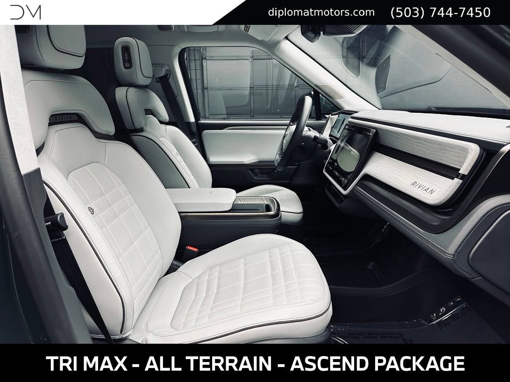 Used 2025 Rivian R1S Premium AWD/4WD image 19
