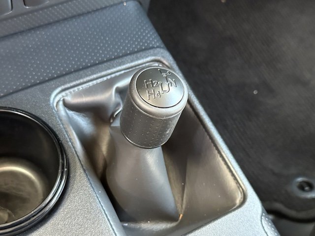 Used 2014 Toyota FJ Cruiser 4WD w/ Convenience Package image 31