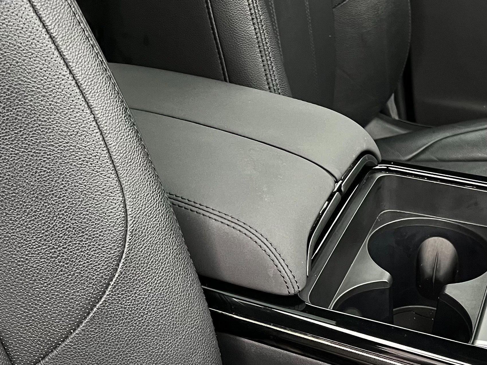 Used 2024 Land Rover Range Rover Evoque Dynamic SE image 34