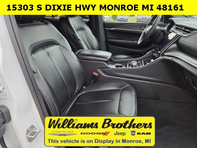 Used 2024 Jeep Grand Cherokee Limited 4xe image 9
