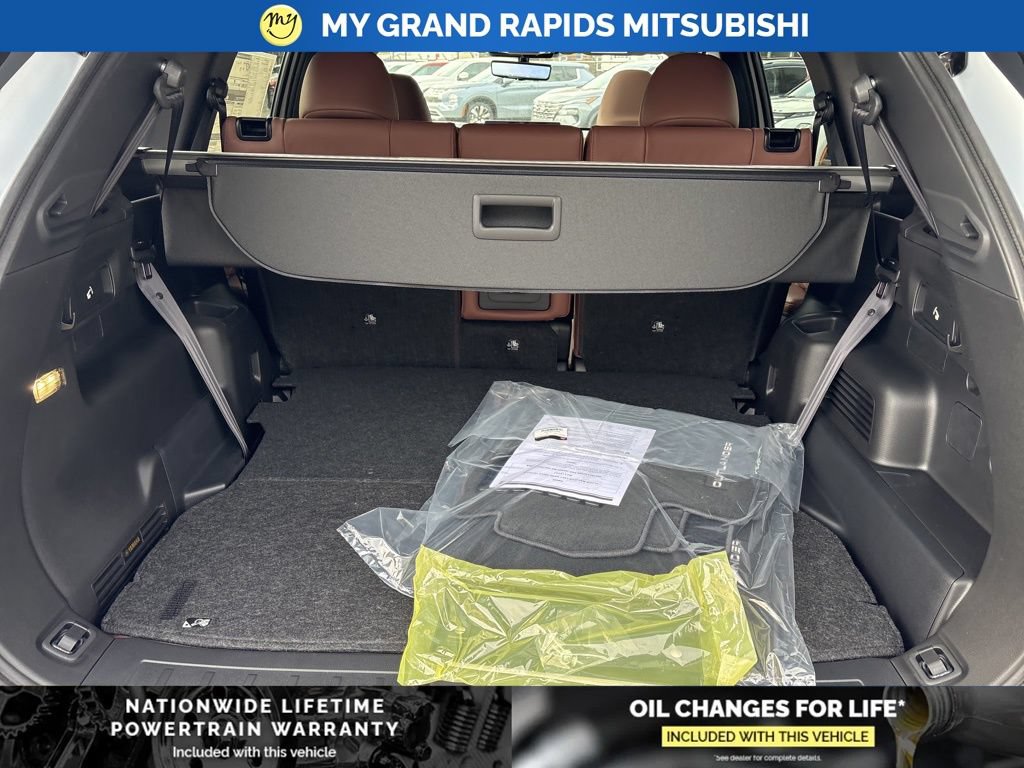 New 2026 Mitsubishi Outlander SEL AWD/4WD image 12