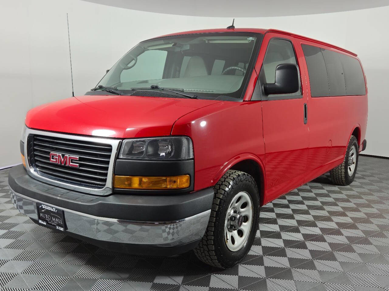Used 2014 GMC Savana 1500 LT w/ LT Preferred Equipment Group AWD/4WD image 3