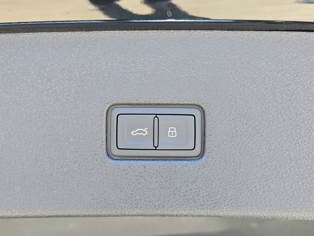 New 2026 Audi SQ8 Prestige AWD/4WD image 13
