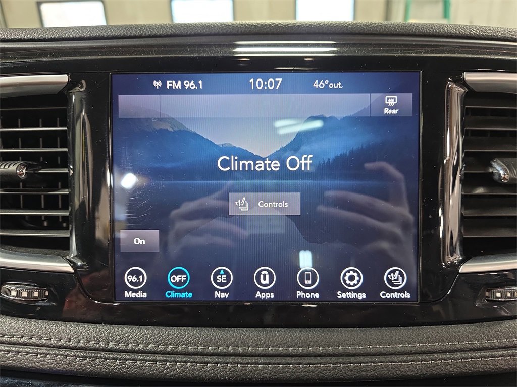 Used 2020 Chrysler Pacifica Limited image 21