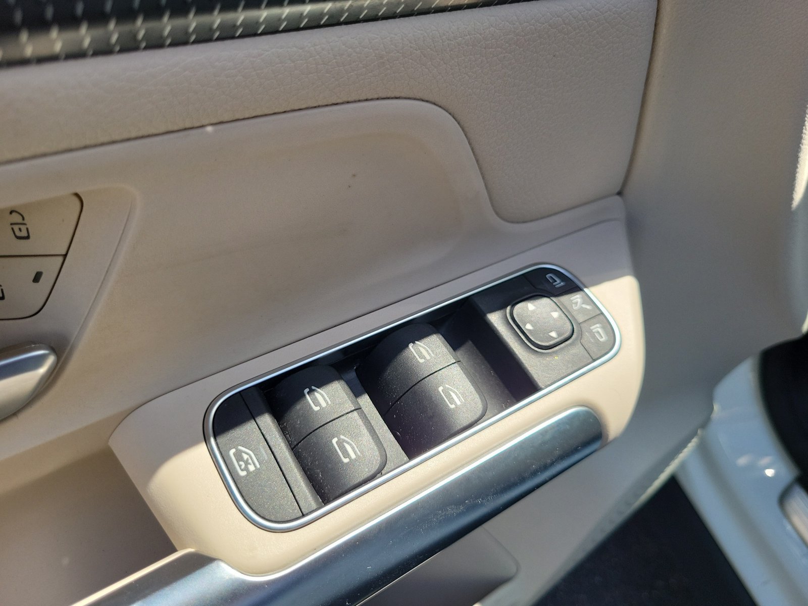 Used 2022 Mercedes-Benz GLA 250 4MATIC image 18