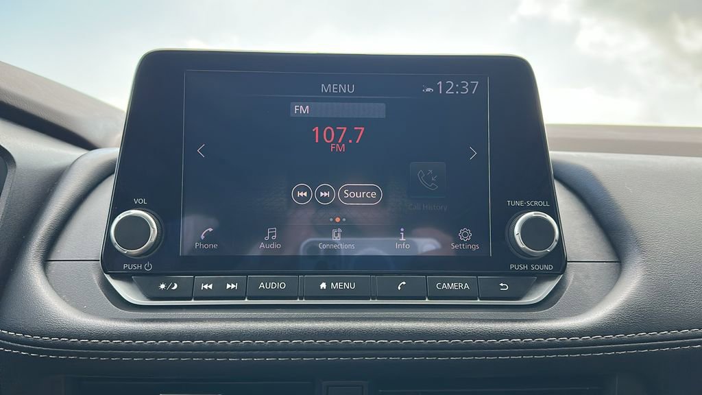 Used 2023 Nissan Rogue SV image 24