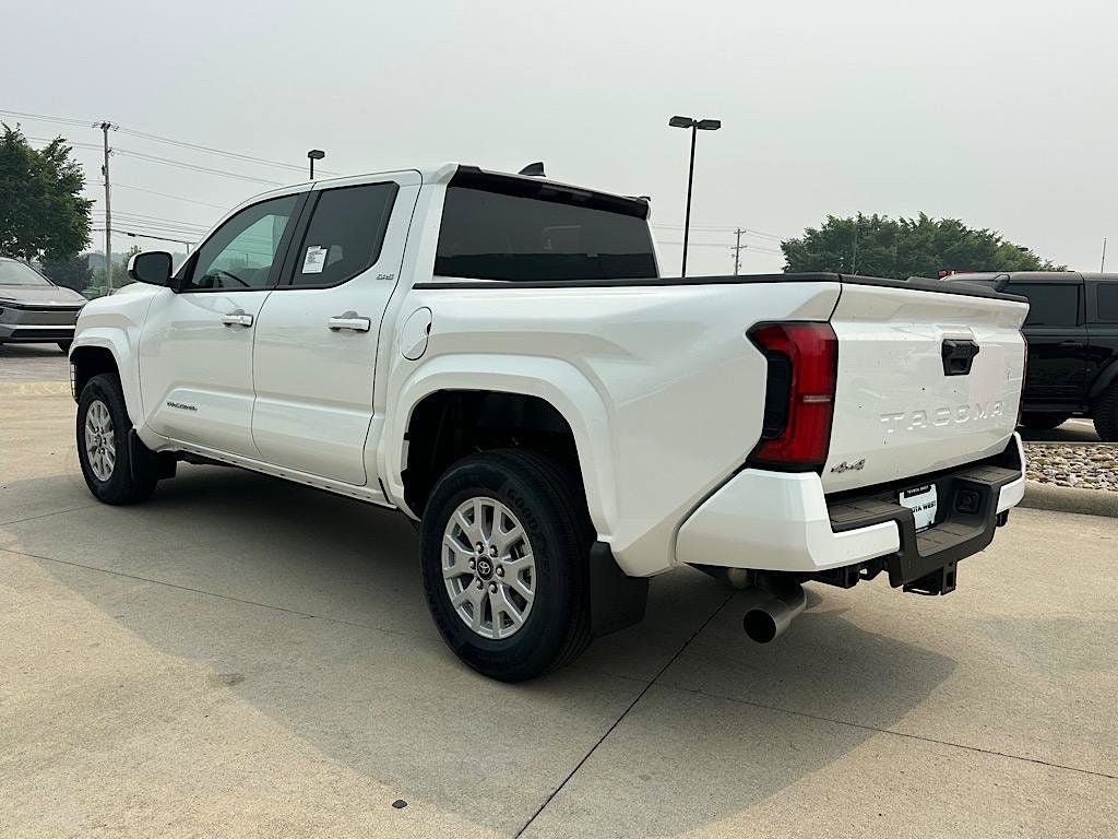 New 2026 Toyota Tacoma SR5 AWD/4WD image 3