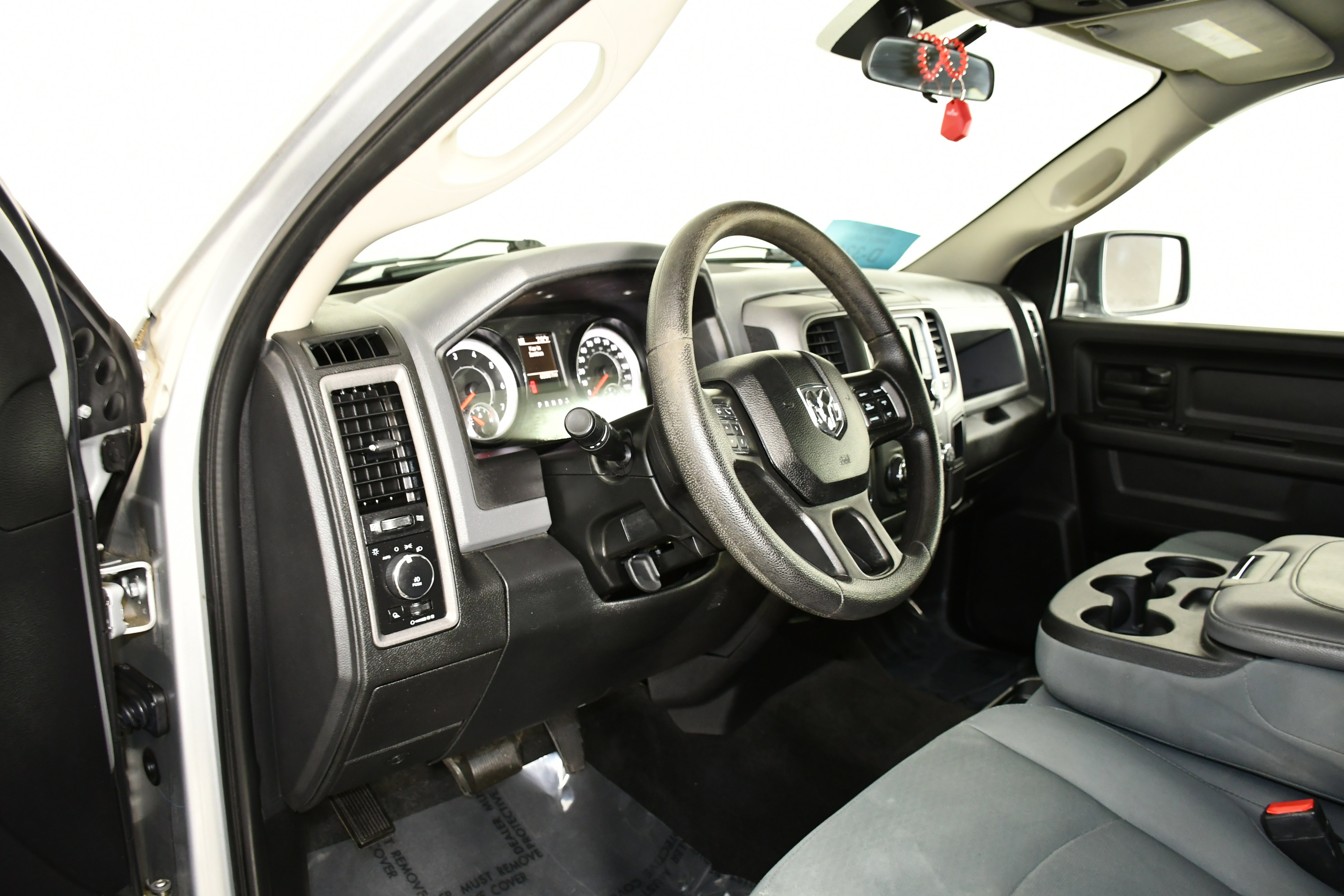 Used 2017 RAM 1500 Express w/ Express Value Package image 38