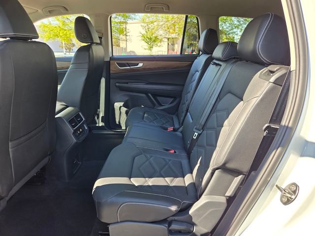 Used 2025 Volkswagen Atlas SE FWD image 11