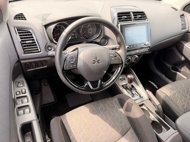 Used 2025 Mitsubishi Outlander Sport AWD image 20