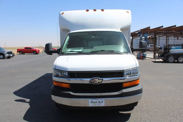 Used 2017 Chevrolet Express 3500 RWD image 10