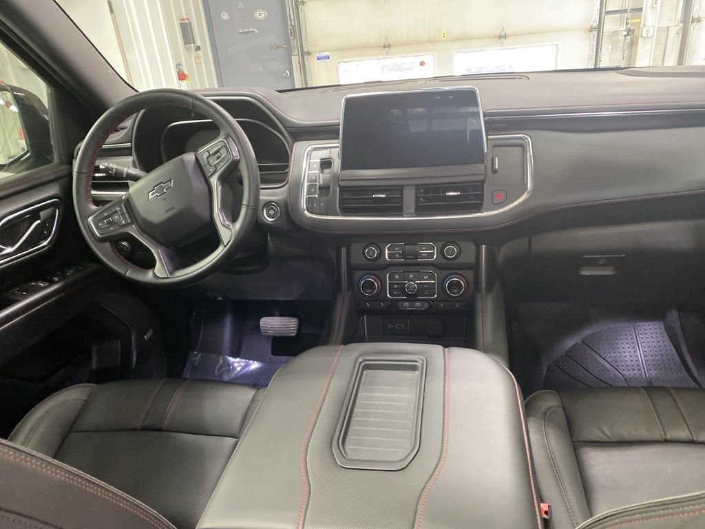 Used 2024 Chevrolet Suburban RST w/ Luxury Package AWD/4WD image 2