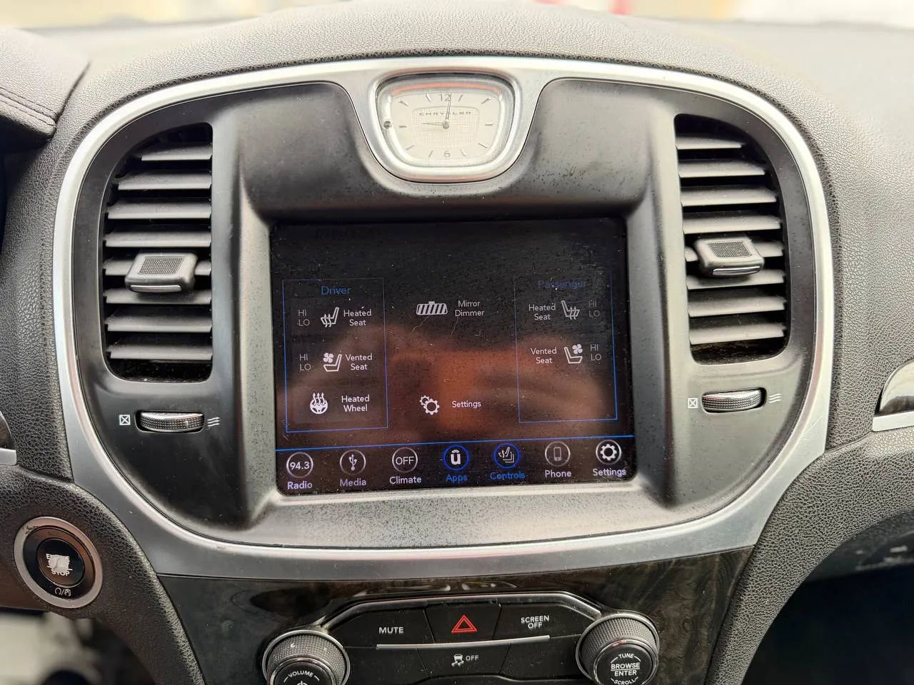 Used 2018 Chrysler 300 Limited RWD image 46