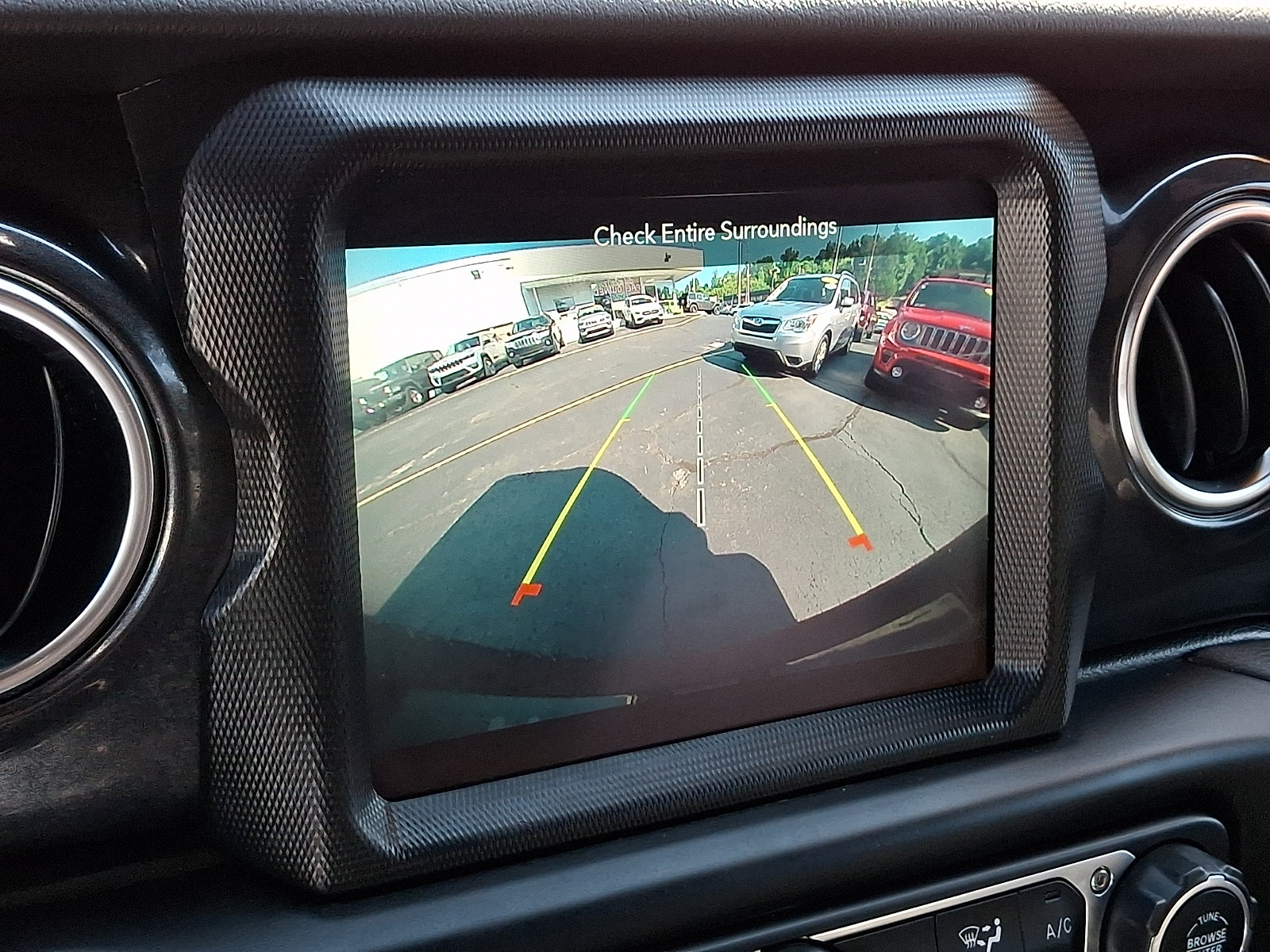 Certified 2022 Jeep Wrangler Unlimited Sahara AWD/4WD image 19