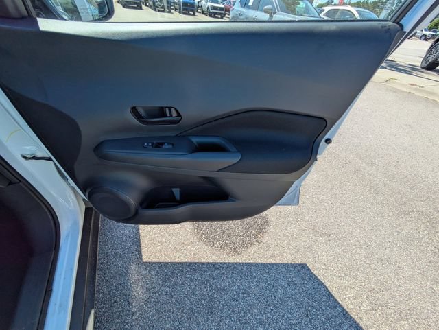 New 2025 Nissan Kicks Play S FWD image 25