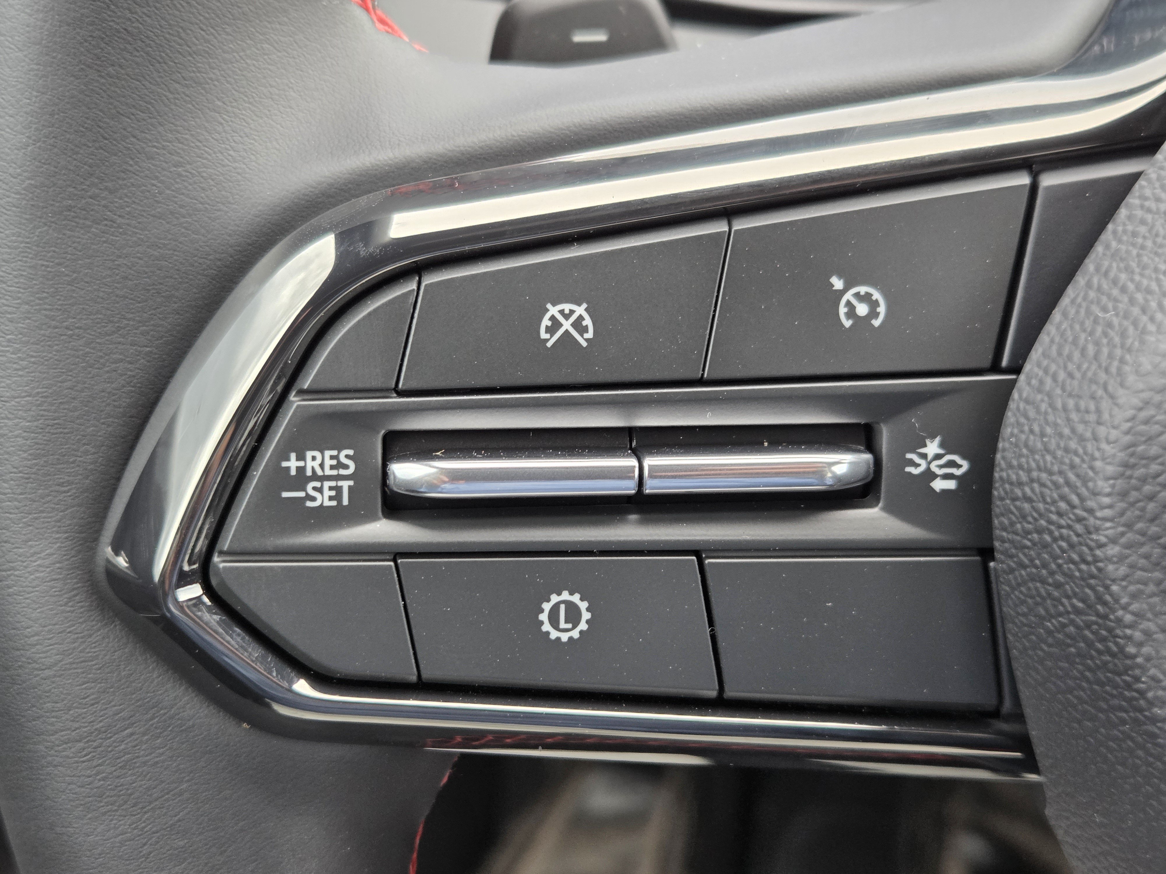 New 2026 Chevrolet Equinox RS w/ Convenience Package III FWD image 14