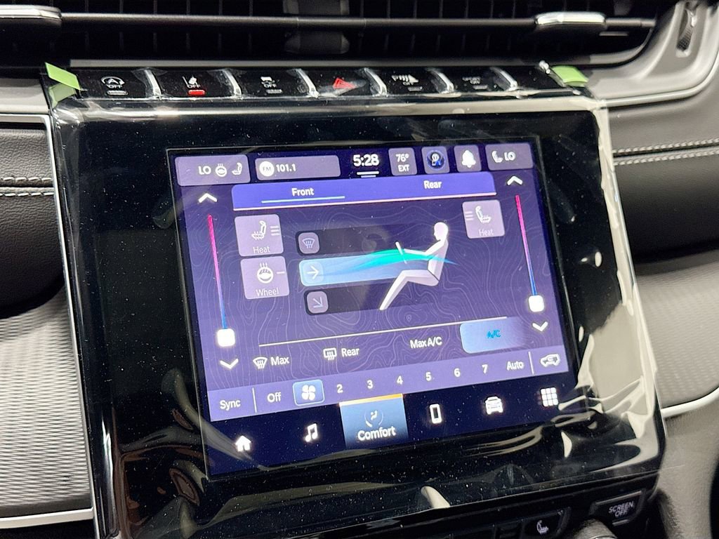 New 2025 Jeep Grand Cherokee L Laredo w/ Luxury Tech Group I image 39