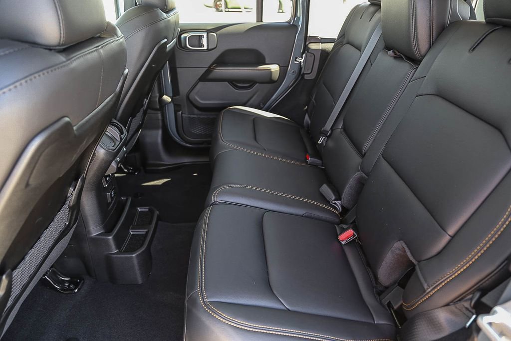 New 2026 Jeep Wrangler Unlimited Sahara AWD/4WD image 19