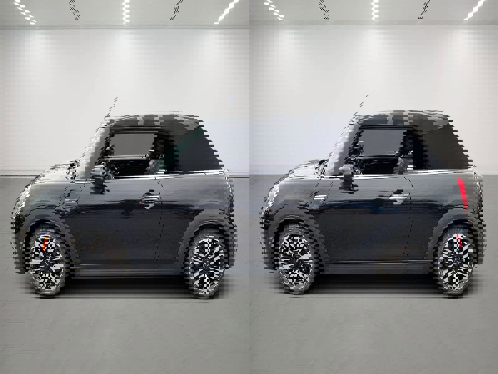 Used 2022 MINI Cooper S image 3