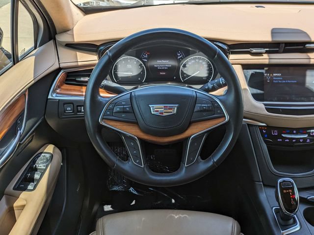 Used 2018 Cadillac XT5 Platinum AWD/4WD image 17