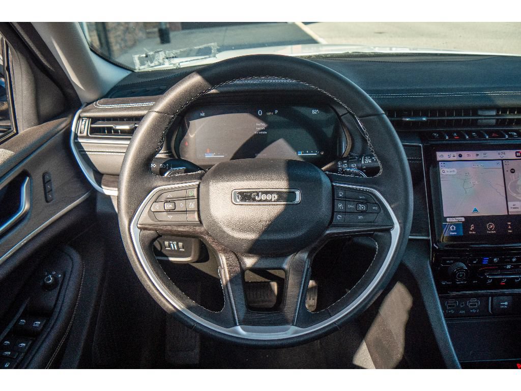 Used 2023 Jeep Grand Cherokee L Limited w/ Luxury Tech Group II AWD/4WD image 24