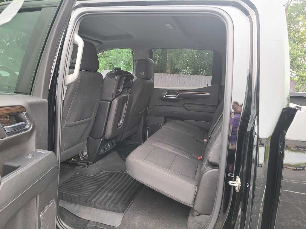 Used 2024 Chevrolet Silverado 1500 LT AWD/4WD image 18