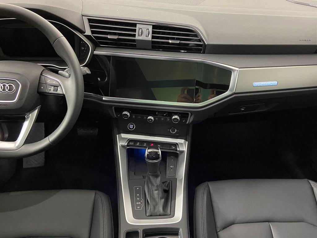 Used 2025 Audi Q3 2.0T Premium Plus w/ Premium Plus Package image 16