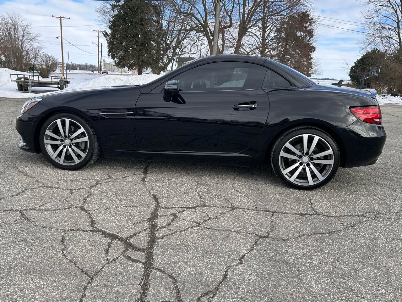 Used 2017 Mercedes-Benz SLC 300 image 2