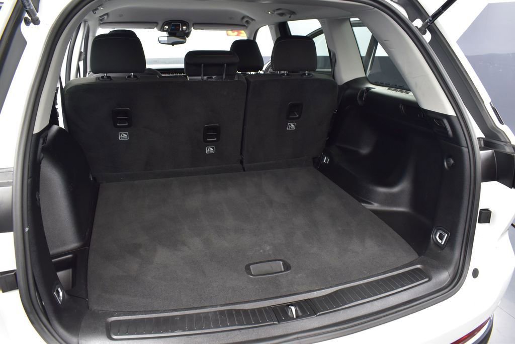 Used 2023 Jeep Grand Cherokee Laredo AWD/4WD image 19