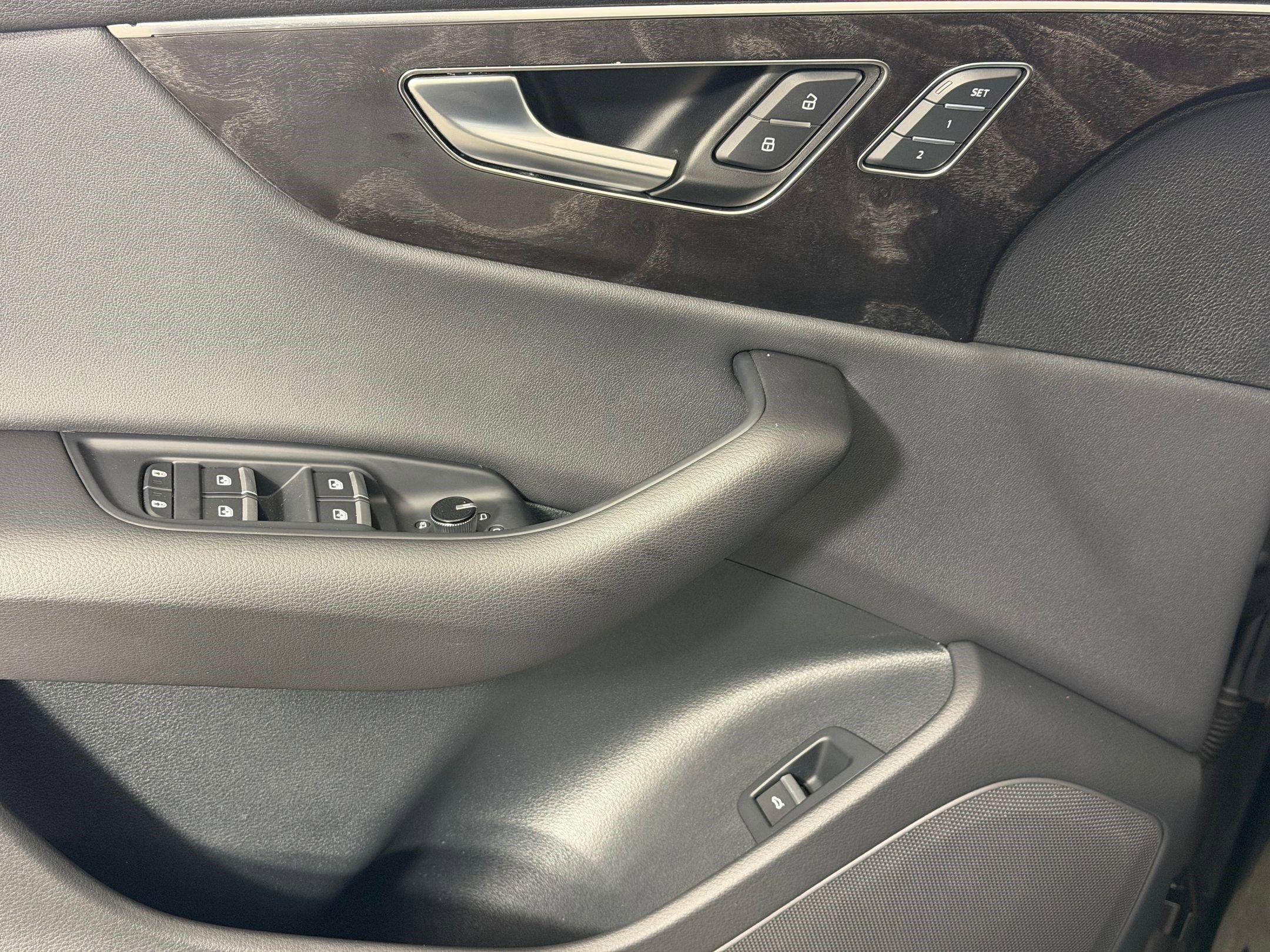 Used 2023 Audi Q8 Premium w/ Convenience Package image 20