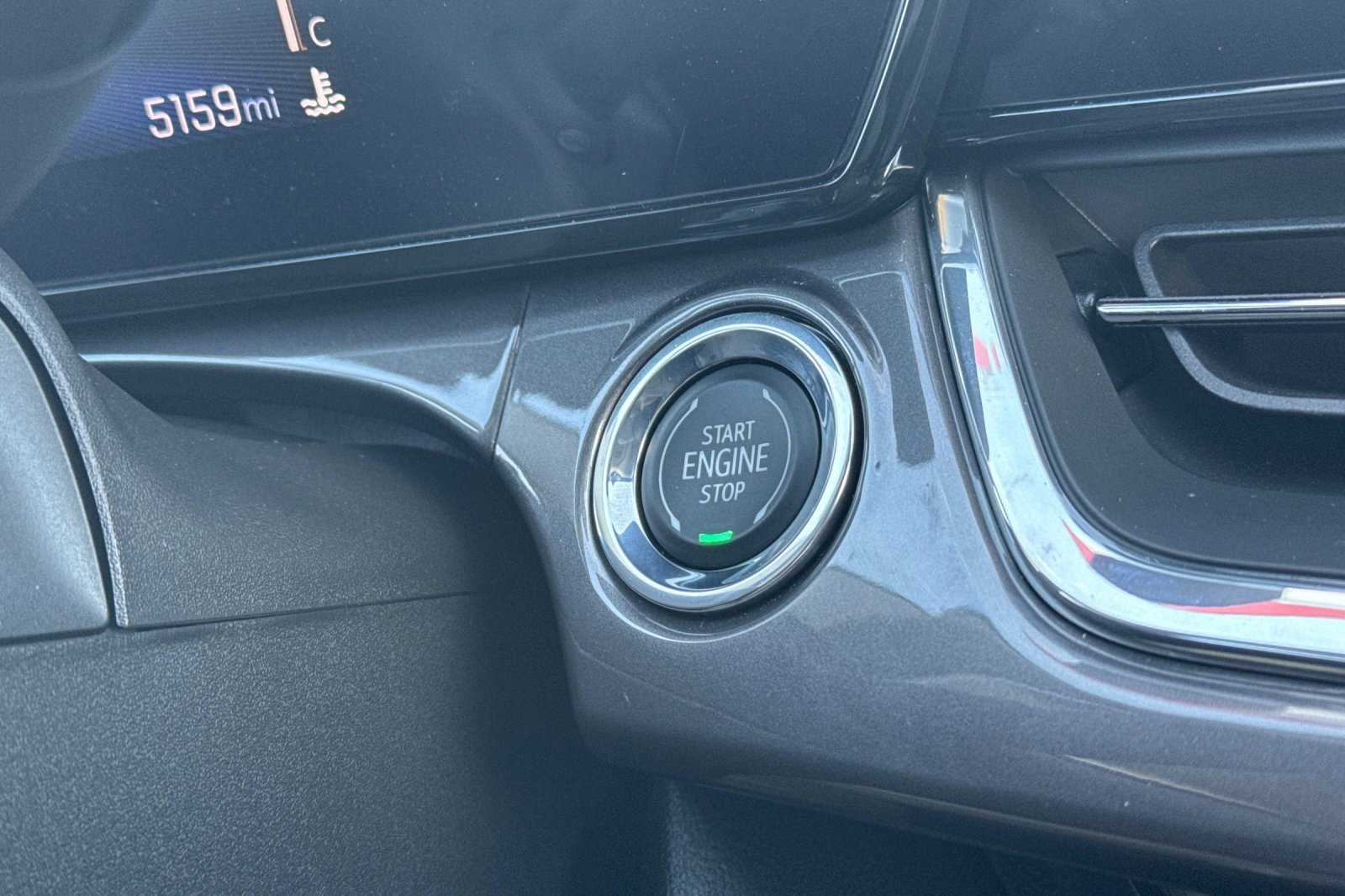 Used 2025 Chevrolet Trax ACTIV w/ Sunroof Package image 35