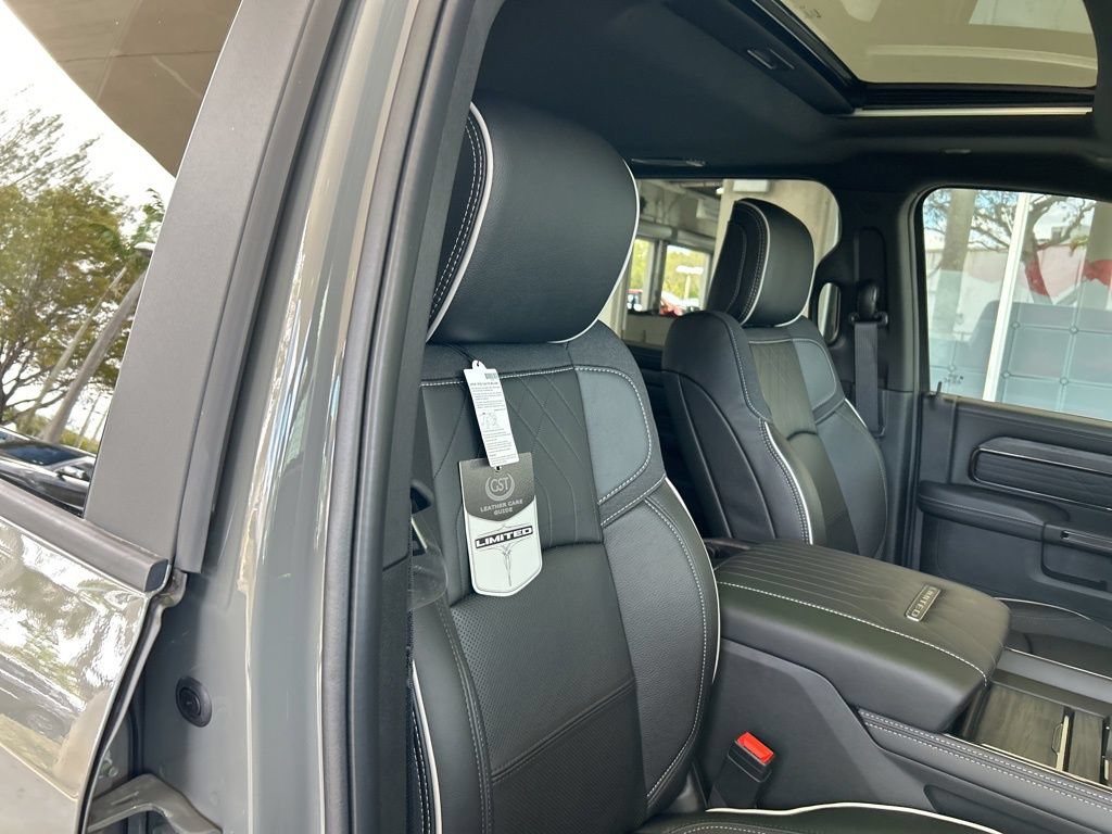 New 2026 RAM 3500 Limited AWD/4WD image 29