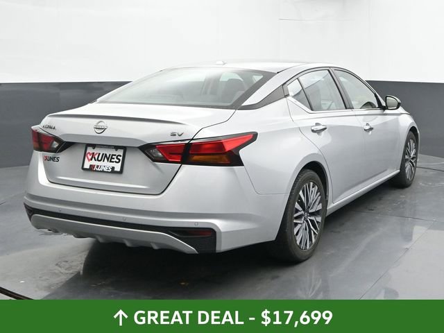 Used 2024 Nissan Altima 2.5 SV image 10