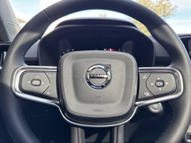 Certified 2025 Volvo XC40 B5 Core w/ Protection Package Premier AWD/4WD image 29