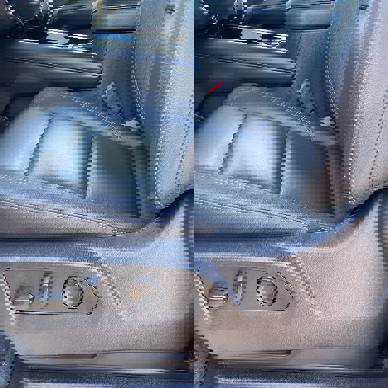 Used 2025 Chevrolet Tahoe LT image 23