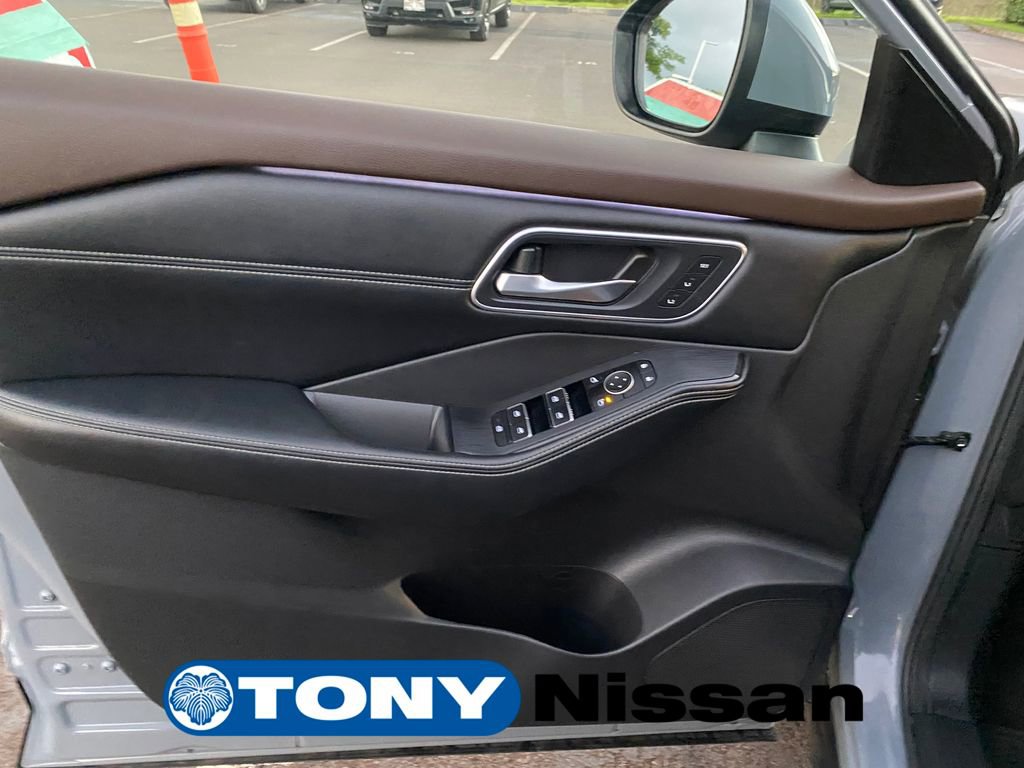 Used 2023 Nissan Rogue Platinum w/ Platinum Premium Package image 31