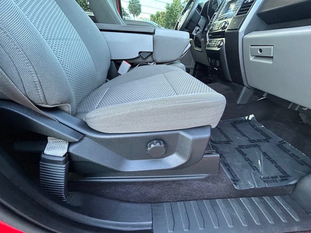 Used 2017 Ford F150 XLT AWD/4WD image 24