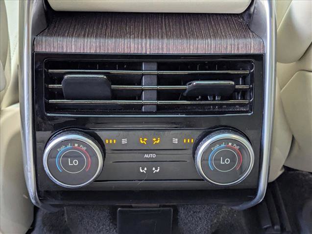 Used 2025 Land Rover Range Rover SE AWD/4WD image 18