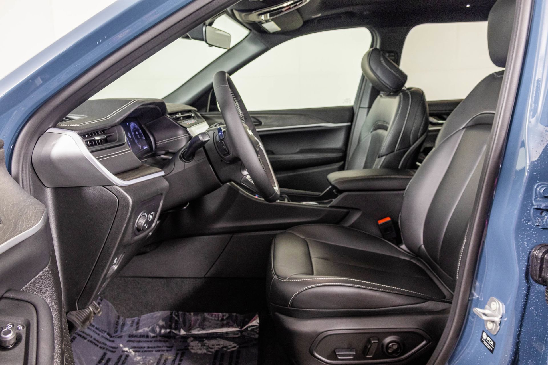 New 2026 Jeep Grand Cherokee L Limited AWD/4WD image 23