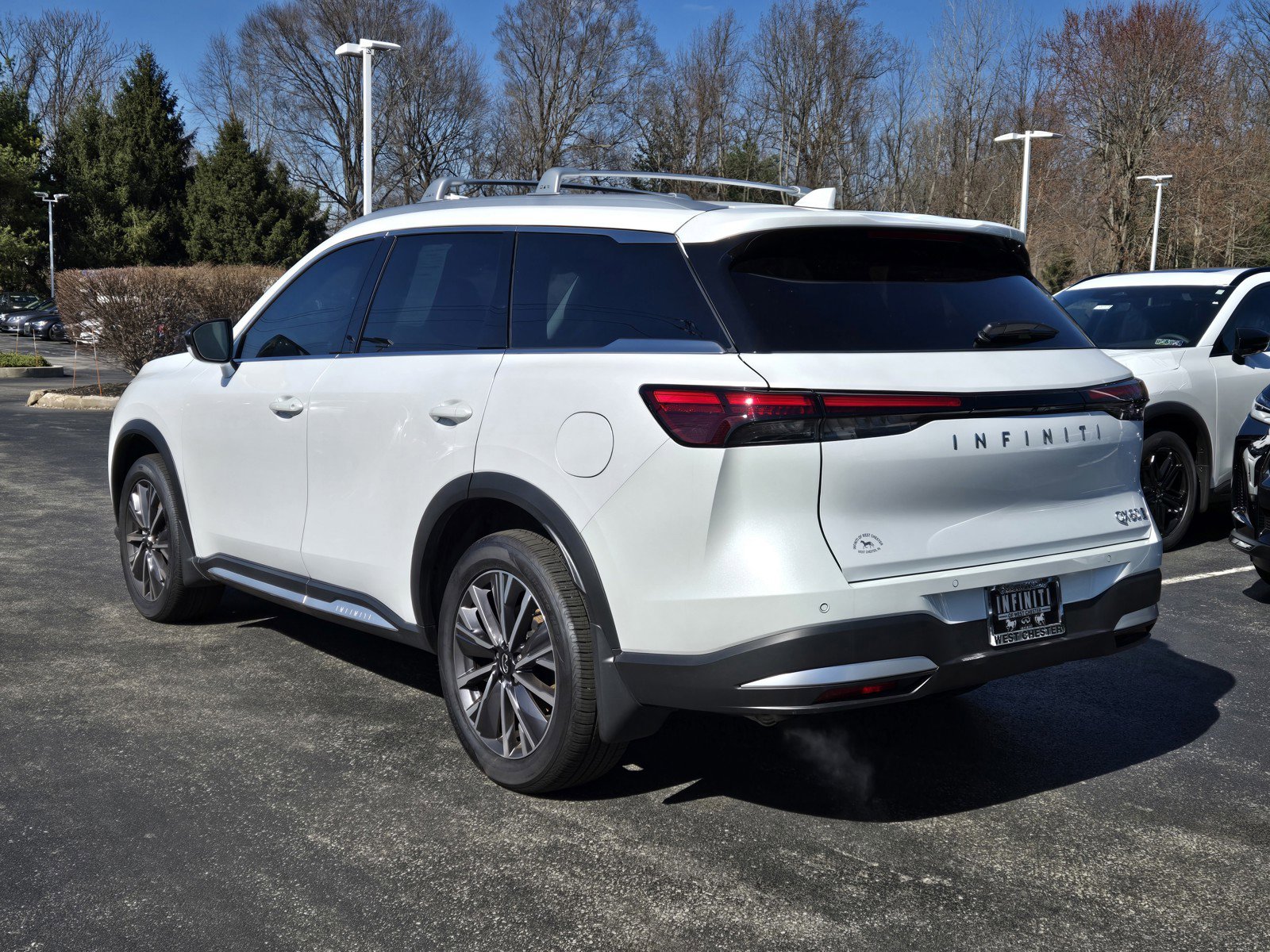 New 2026 INFINITI QX60 Luxe w/ Family Package image 3