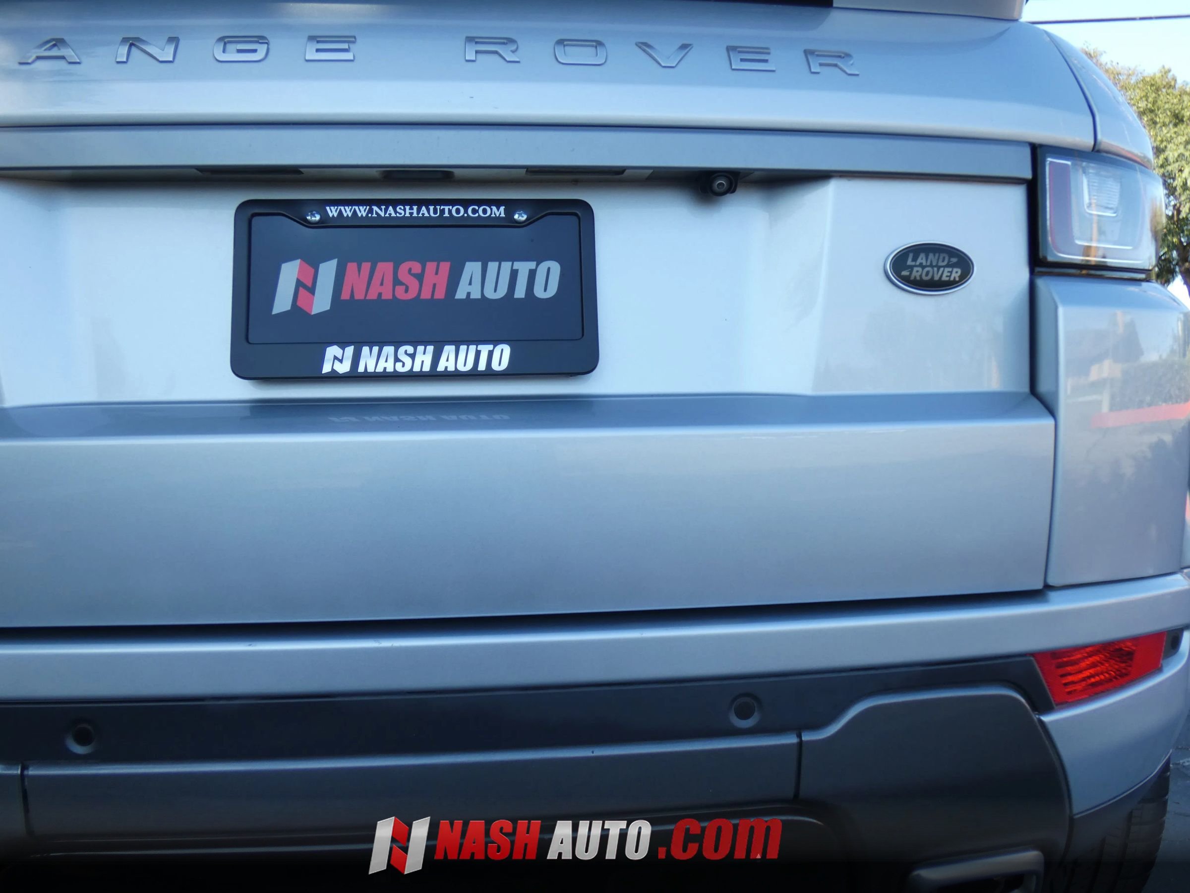 Used 2019 Land Rover Range Rover Evoque SE Dynamic AWD/4WD image 9